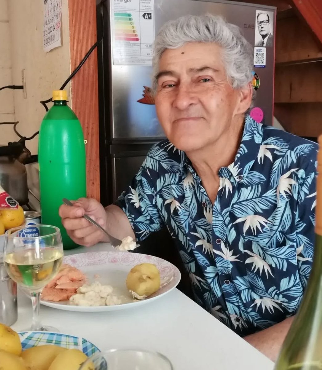 Mi viejito, hoy se cumplen 4 años de tu partida.
Hoy soñé contigo y te contaba que el 4 de noviembre me casare con el amor de mi vida ✨💖
Ya no siento tanta pena, el recuerdo de tu amor, tus enseñanzas, los valores y el amor a los animales, quedarán por siempre, te amo papá 💕