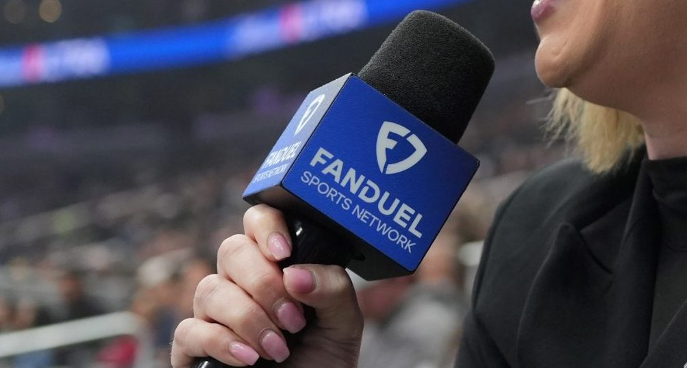 awfulannouncing's tweet photo. Regional sports networks are dying – now what? https://t.co/CmlnCOQ2uW https://t.co/FEa7REqC02