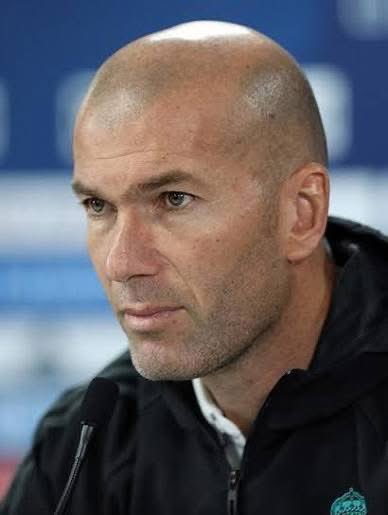 🚨🎙️| Zinedine Zidane: 🗣️
"Arsenal is an interesting team, the way they play and how they manage to grind out results in difficult situations amazes me, I watched their game against Bayern and Inter Milan and I am moved, should they continue that way, they will win the UCL .