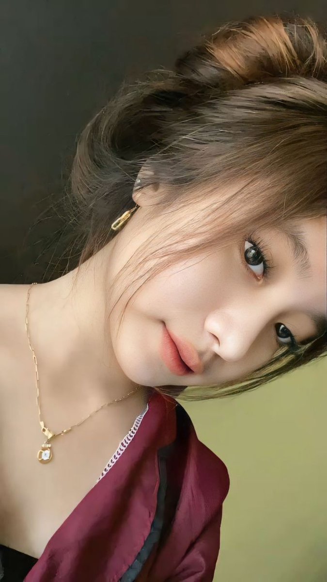 videq496 tweet media