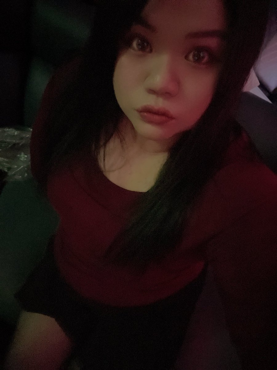 ShiagShiang0806's tweet photo. 喝個酒絲襪就勾破了～～～
真是酒量太好 
都喝不醉ㄟ～～ 

又被靴子勾破嘖嘖 https://t.co/iuD3B1GawF