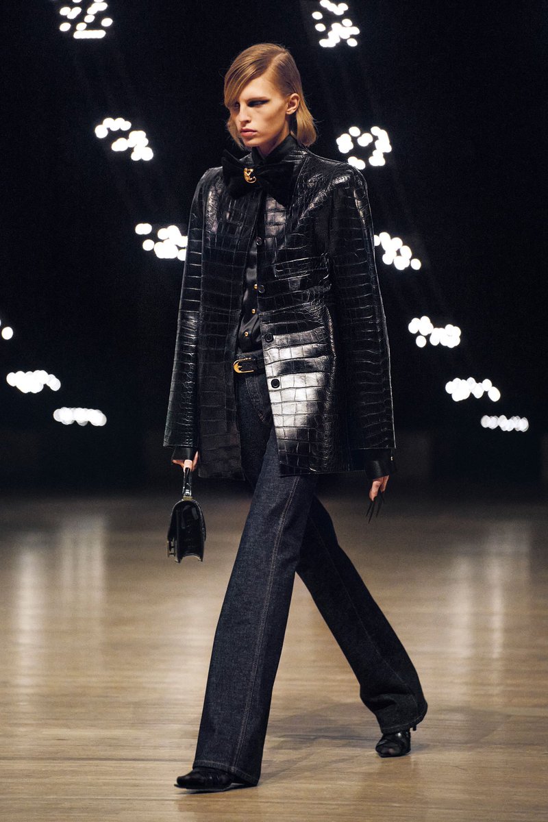 Fashionismo's tweet image. Super cool &amp;amp; chic o desfile da Khaite na #nyfw
