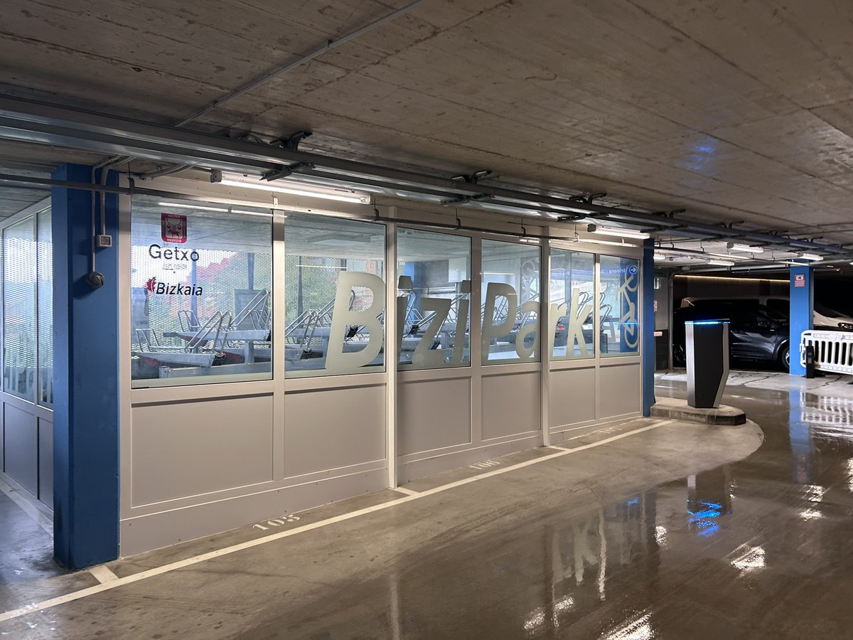 🚨🚨Bizipark de #getxo , meses construido eliminando aparcamientos y sin ponerlo en marcha.
😡😡Ni para eso sirven ya, no nos hagas esperar más , Alcaldesa dimisión.
#despiertagetxo
#andrade2027