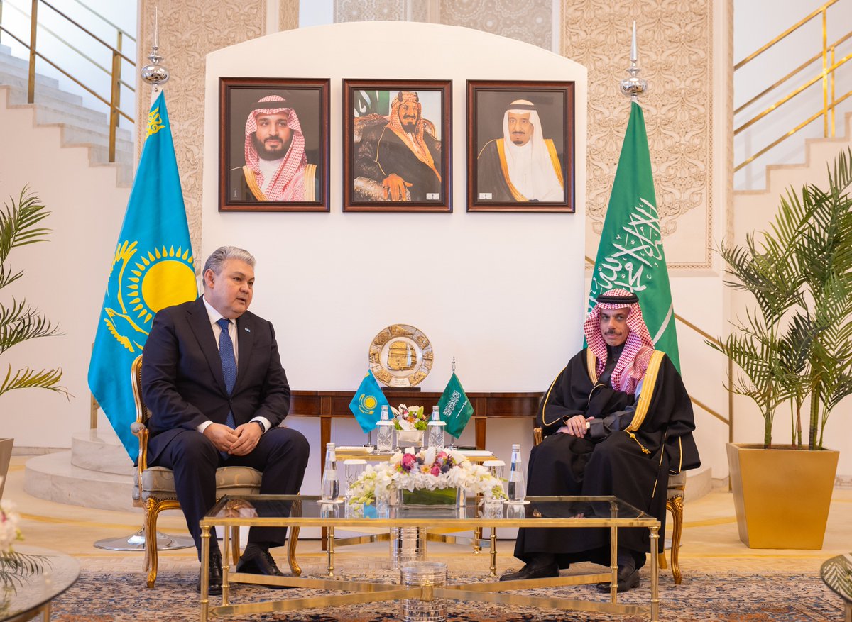 وتسلّم الرسالة صاحب السمو الأمير #فيصل_بن_فرحان <a href="/FaisalbinFarhan/">فيصل بن فرحان</a> وزير الخارجية، خلال استقباله، معالي وزير خارجية جمهورية كازاخستان يرميك كوشيرباييف.