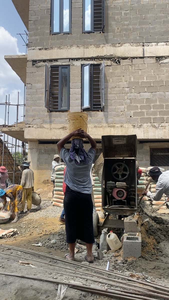 O_Fafy's tweet photo. Any woman working in concrete casting is automatically a superhero in my book, cos omo!!!! https://t.co/HPYBFtIrbQ