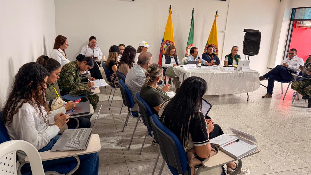 URestitucion's tweet photo. #AEstaHora | El director territorial de la #URT en Valle del Cauca, Jorge Arturo Vásquez, hace presencia en el Comité Intersectorial para las Respuestas Rápidas a las Alertas Tempranas (#CIPRAT) que se desarrolla en 📍Pueblo Rico - Risaralda y es liderado por @MinInterior donde se articula la respuesta estatal inmediata ante riesgos de violaciones a derechos humanos.