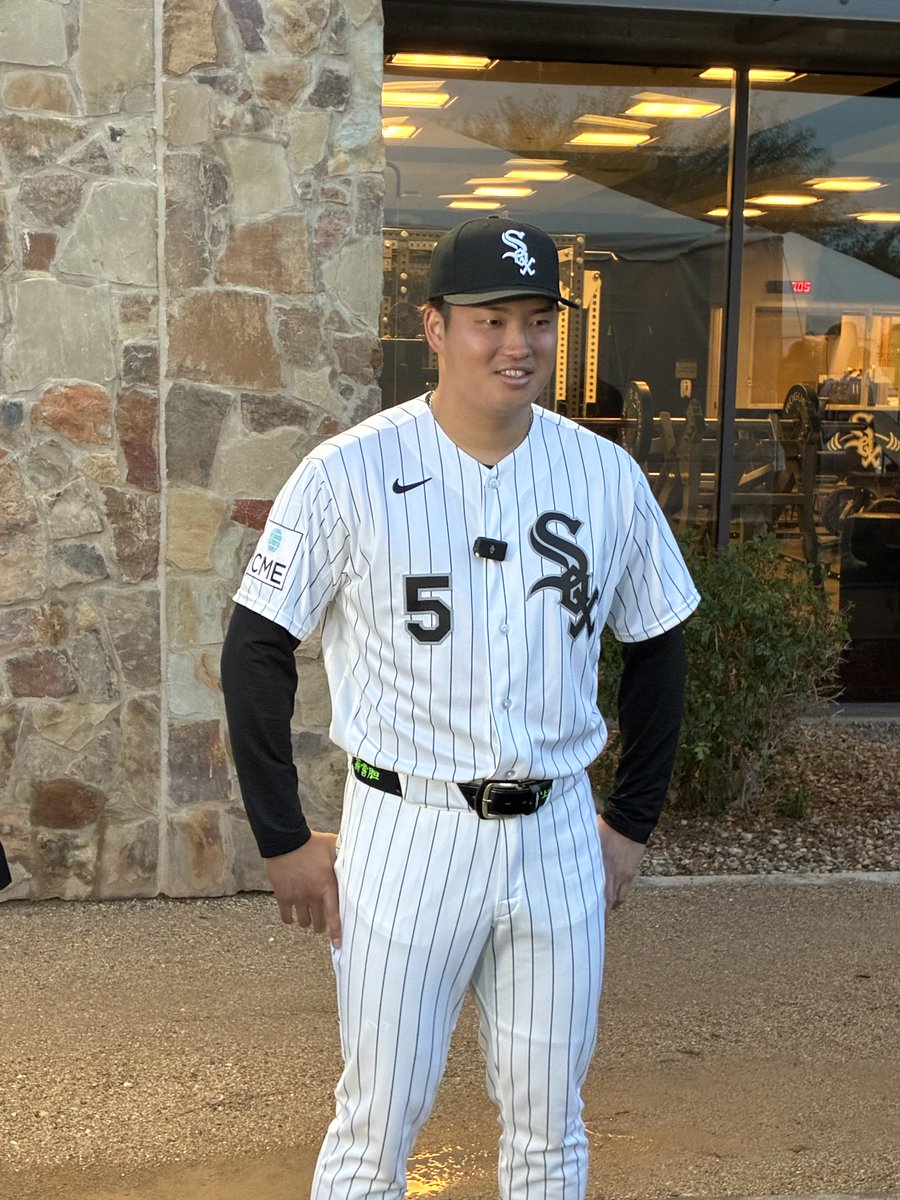 村上くんのユニフォーム姿、似合ってます😍 色んなところから、見守っ