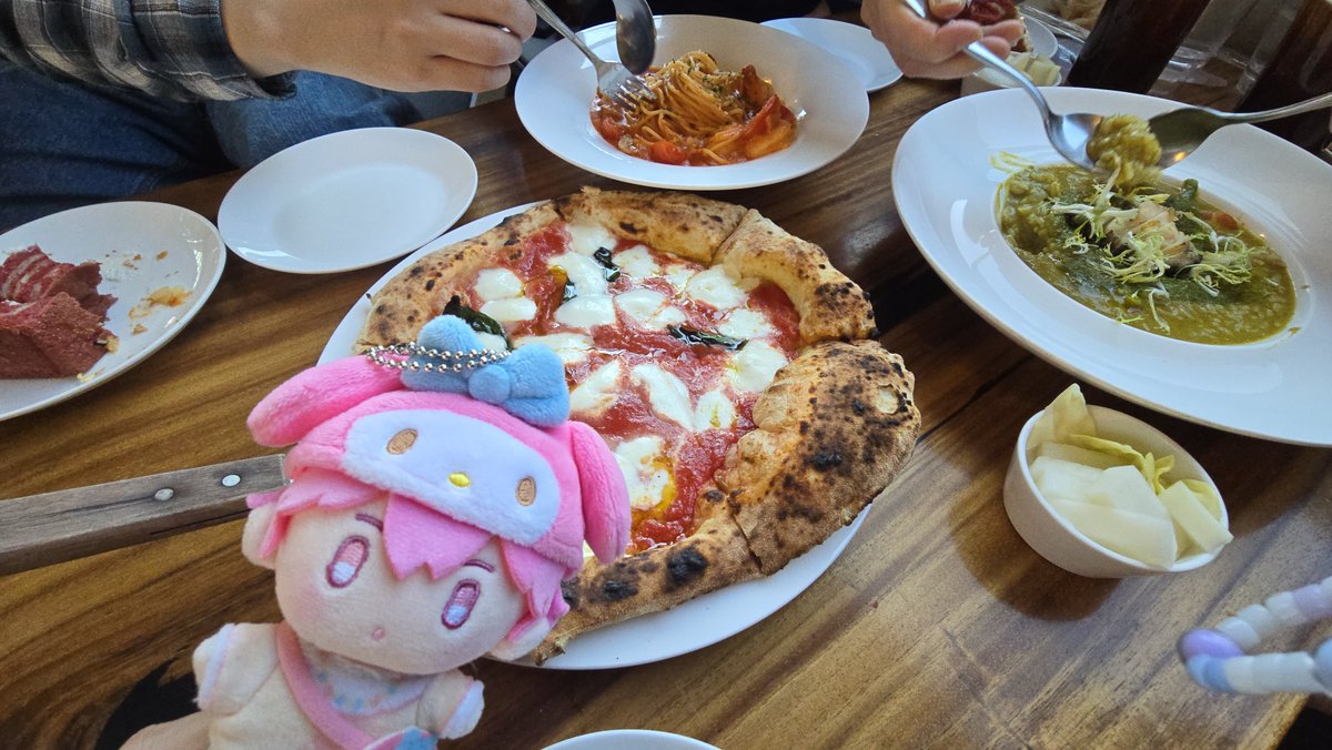 설연휴 첫날 가족들이랑 성남쪽 카페 가서 놀다왔음