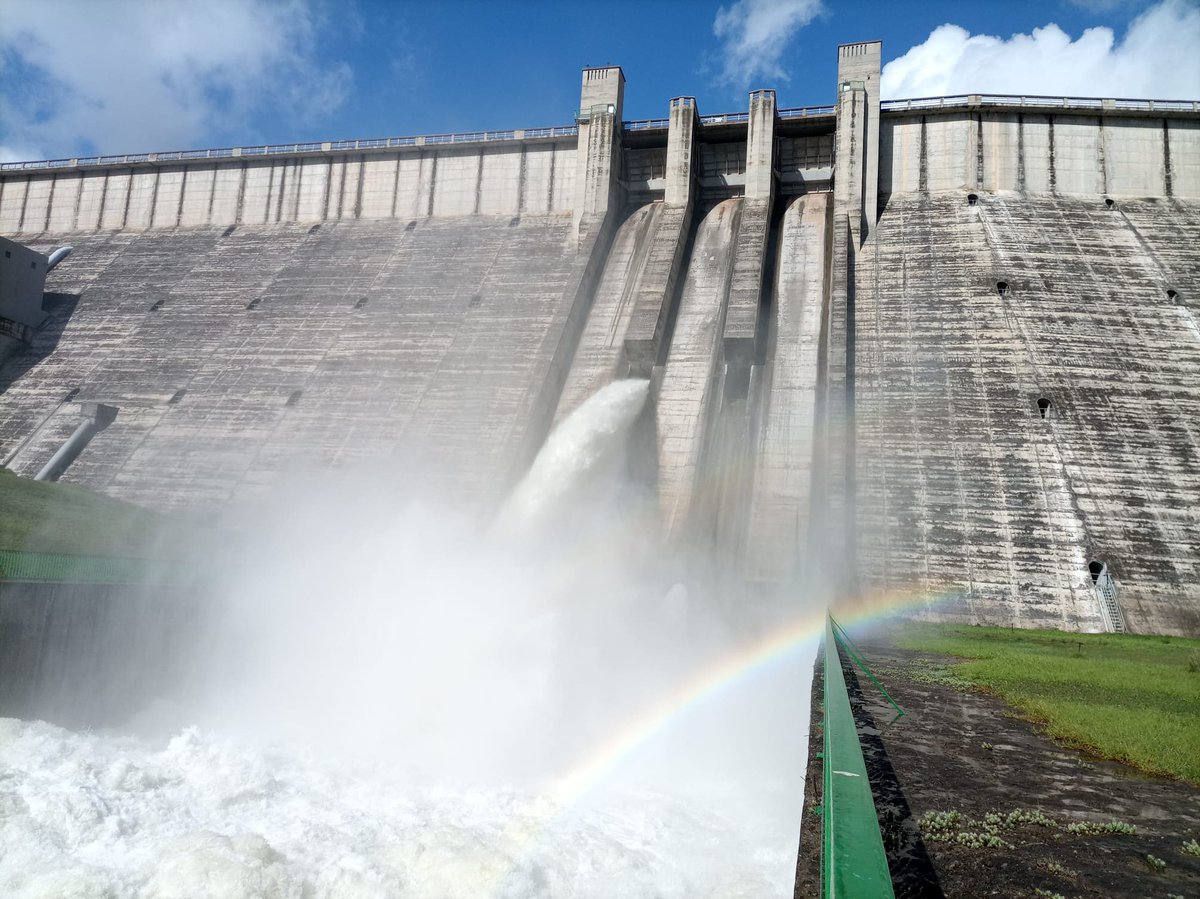 Cuando llegan las borrascas, la gestión marca la diferencia 🌧️ El equipo de #presas clave para garantizar la seguridad y el control de los embalses, demostrando coordinación, experiencia y compromiso  ante episodios meteorológicos adversos <a href="/MedioAmbAND/">Consejería de Sostenibilidad y Medio Ambiente</a>  <a href="/AndaluciaJunta/">Junta de Andalucía</a>