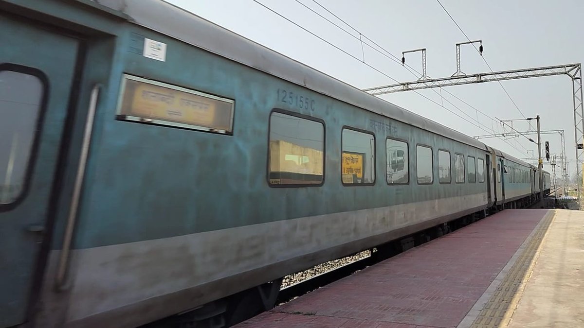 Humsafar_Sealdah tweet media