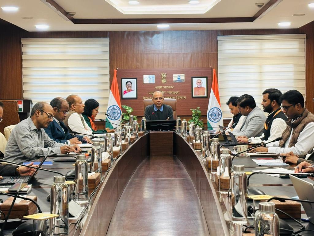 dip_goa's tweet photo. At the 6th District Collectors Peyjal Samvad  under the chairmanship of Shri @ashokkmeena, Secretary, @MoJSDDWS, Collector (North Goa) Shri Ankit Yadav, IAS made the presentation regarding the status and best practises of jal jeevan mission in the district highlighting the aspects of technology usage including digital billing, smart metering, usage of SCADA for water treatment plants and creation of a centralized portal for all water supply related issues.

@Coll_NorthGoa