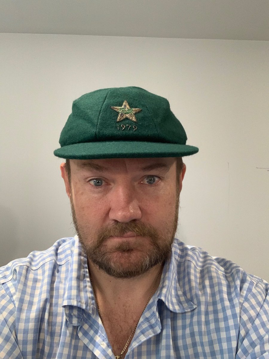 Larry Leprechaun tweet media