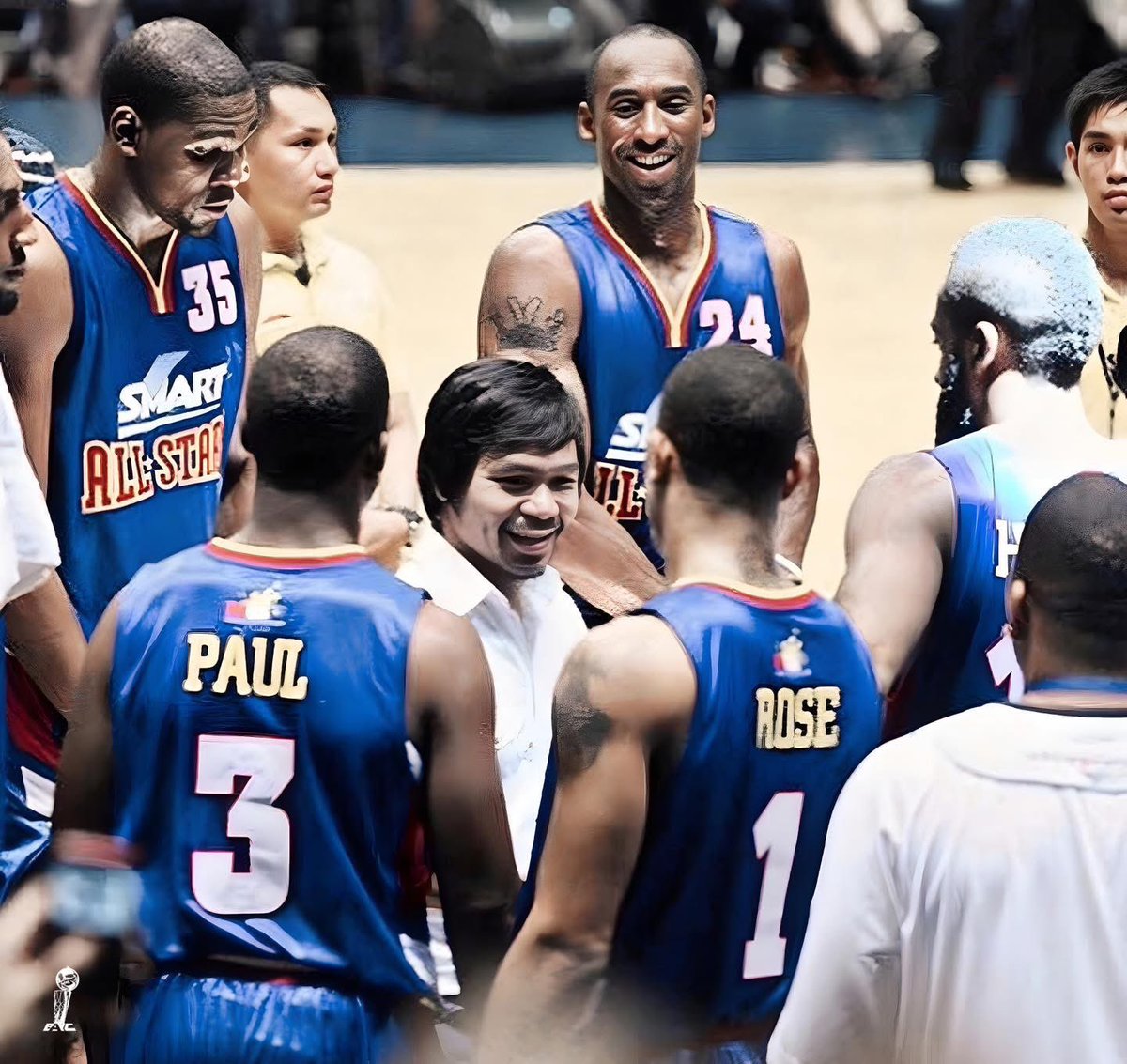 Rare Photo of (2011) Manny Pacquiao coaching D. Rose, Kobe, Kevin Durant, James Harden, and Chris Paul during the Smart All-Star PBA event in Manila.🇵🇭

This photo is GOATED
