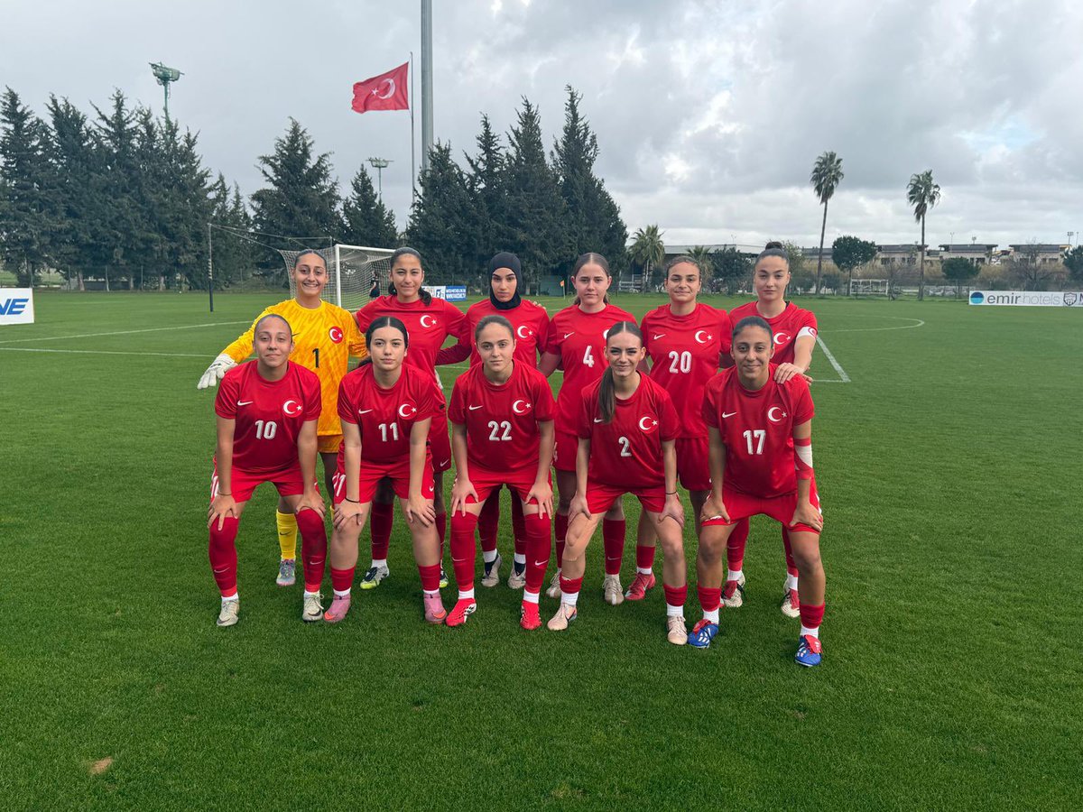 MilliTakimlar's tweet photo. U17 Kız Millî Takımımız, Arslan Zeki Demirci Spor Kompleksi'nde karşılaştığı Kırgızistan'ı 5-0 mağlup etti. 

Ay-Yıldızlı ekibimizin golleri Dilarasu Pılıç, Yasemin Gür (2), Yağmur Avcı ve Elif Esra Şanlı'dan geldi.

#BizimÇocuklar 🇹🇷 https://t.co/XGW9WCqAoX