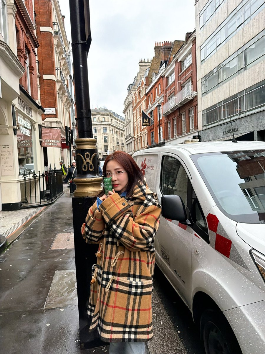 krungy21's tweet photo. In London 🤎 https://t.co/3U4LUIb3nu