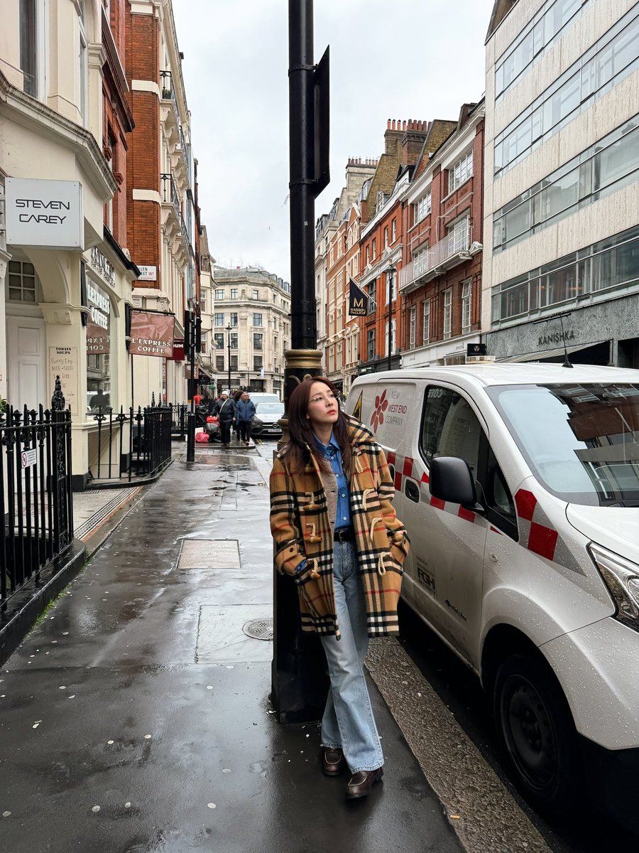 krungy21's tweet photo. In London 🤎 https://t.co/3U4LUIb3nu