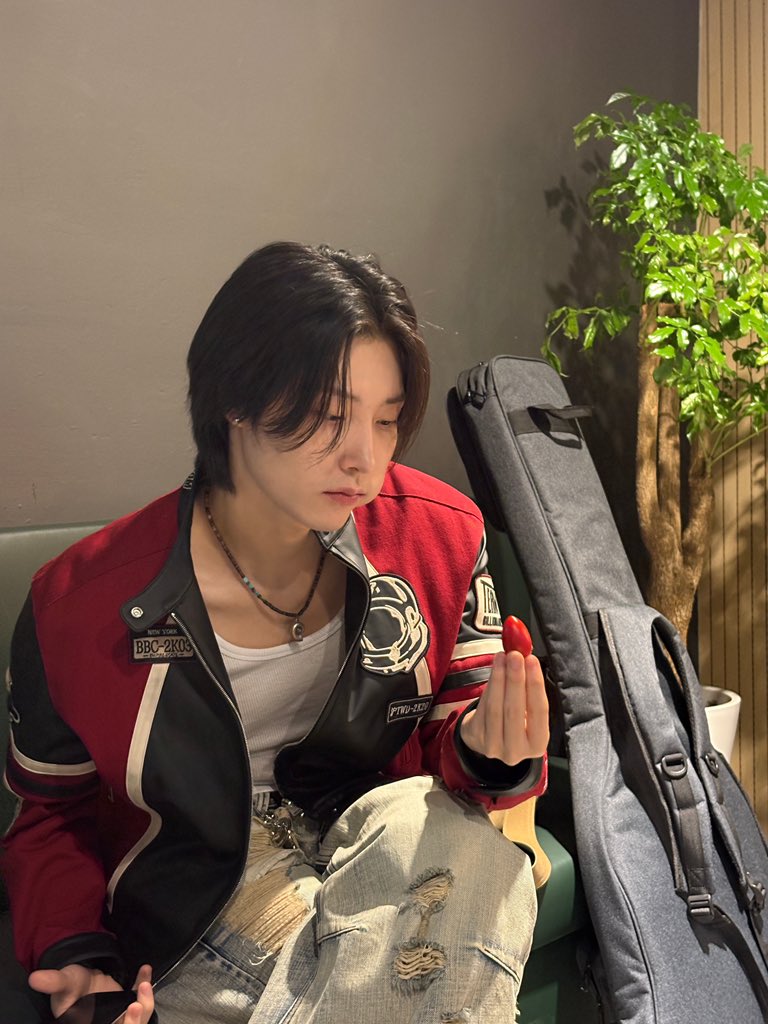모락 tweet media