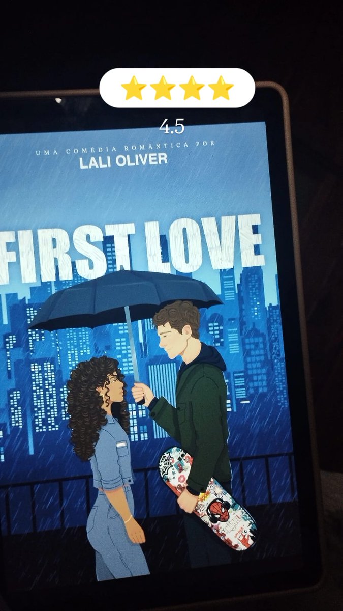 line_studyy's tweet photo. ★ ★ ★ ✮ ☆
Leitura levinha e acabei em dois dias praticamente, ÃMO um romance fake e esse é melhor ainda pq o protagonista é  um homem bem bobinho e nerd😸 https://t.co/NdGXCaXMFp