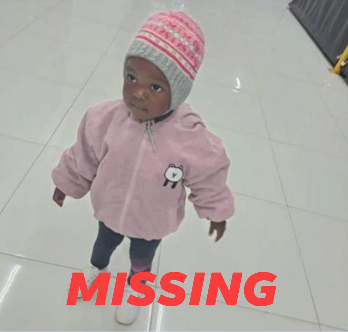 🚨PLEASE SHARE 🙏| MISSING CHILD ALERT🚨

Please help us find Asanda Charisma Ndhlovu (2 years old). She was last seen today, 17 February 2026, at Meikles Mall in Bulawayo CBD. Reports say she may have been taken by a man who was wearing a grey hoodie with “Boston” written in