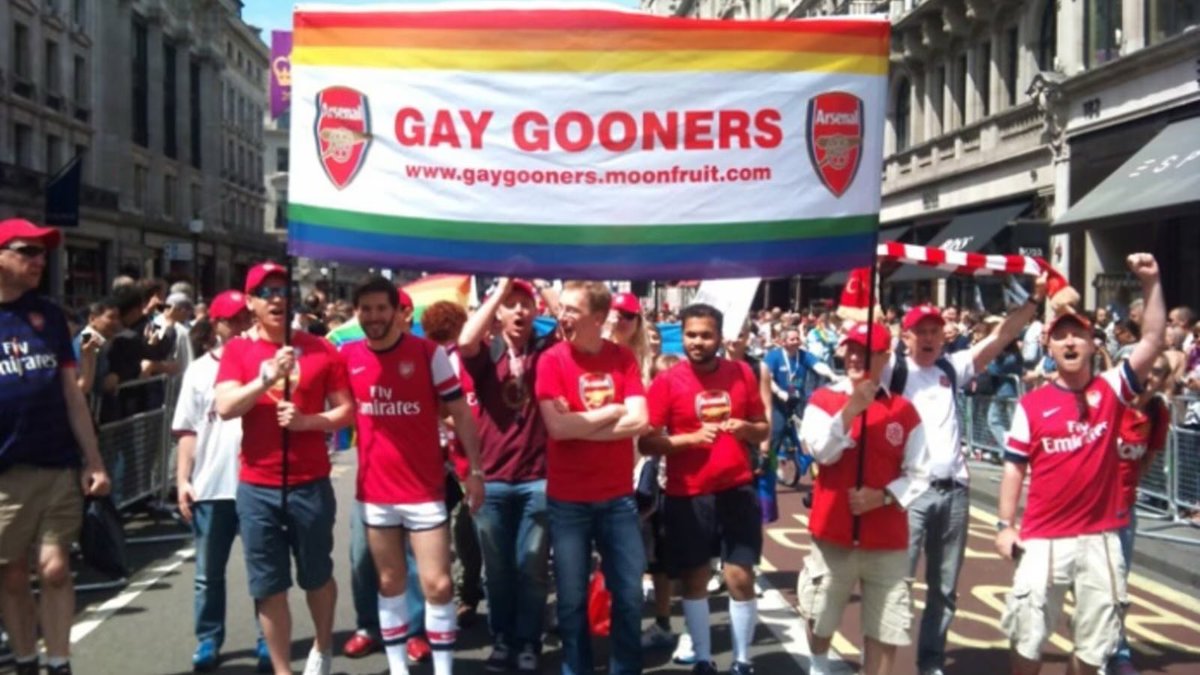 Arsenal celebra 13 años de ser el primer equipo de apoyo LGBTQ+ del Reino Unido, también con la creación de una comunidad llamada Gay Gooners en 2013. 🏳️‍🌈🔴