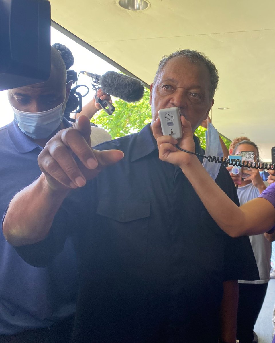 JustLeadersUSA's tweet image. JustLeadershipUSA sends its thoughts and prayers to Rev. Jackson’s family and loved ones. We mourn with the nation as we all grieve the loss of one of our greatest leaders.

Read more: jlusa.org/2026/02/17/rem…

#JesseJackson #RevJesseJackson #RestInPower @RevJJackson @RPCoalition