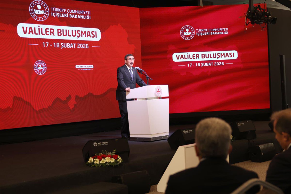 Gölbaşı Vilayetler Evinde 81 İl Valilerimizin katılımlarıyla gerçekleştirilen Valiler Buluşması Programında Cumhurbaşkanı Yardımcımız Sayın Cevdet Yılmaz hitap etti.

📍Ankara