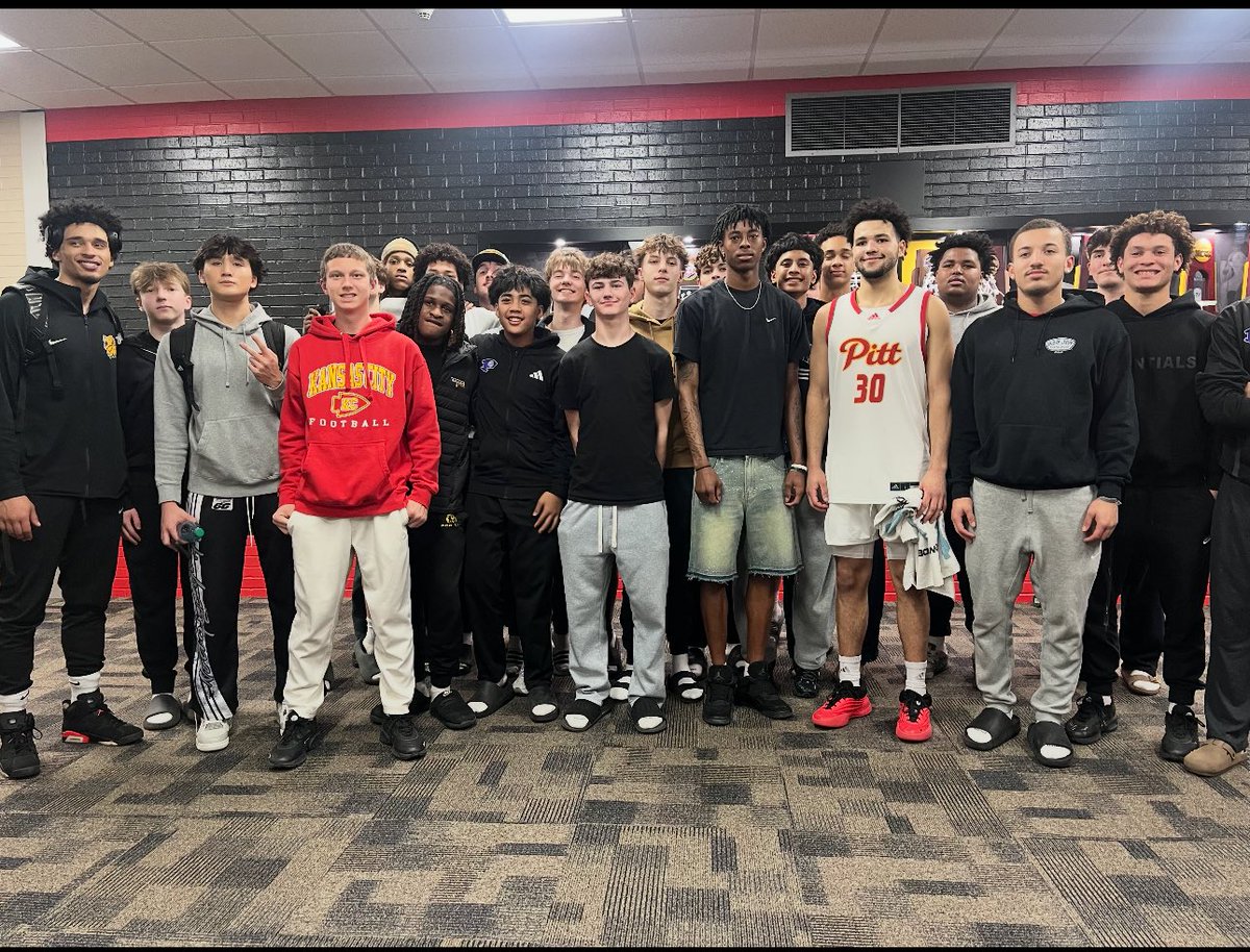 Jesse Moss ❄️ tweet media