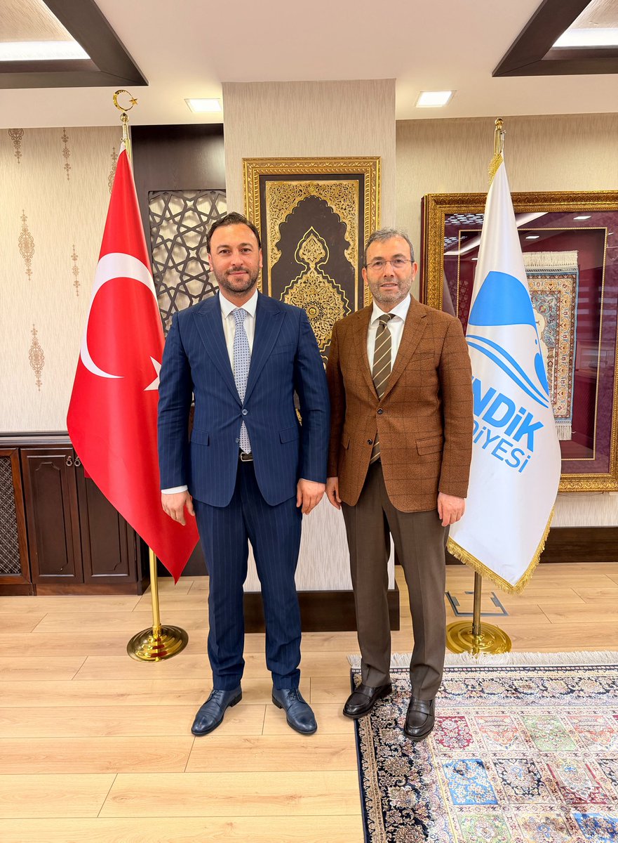 İlçe Başkanımız Sn. Eşref Eryılmaz, Ramazan ayı öncesinde Pendik Belediye Başkanı Sn. Ahmet Cin ile bir araya gelerek, ilçemizde Ramazan boyunca gerçekleştirilecek sosyal, kültürel ve dayanışma faaliyetleri, birlik ve paylaşma ruhunu güçlendirecek çalışmaların hayata geçirilmesi