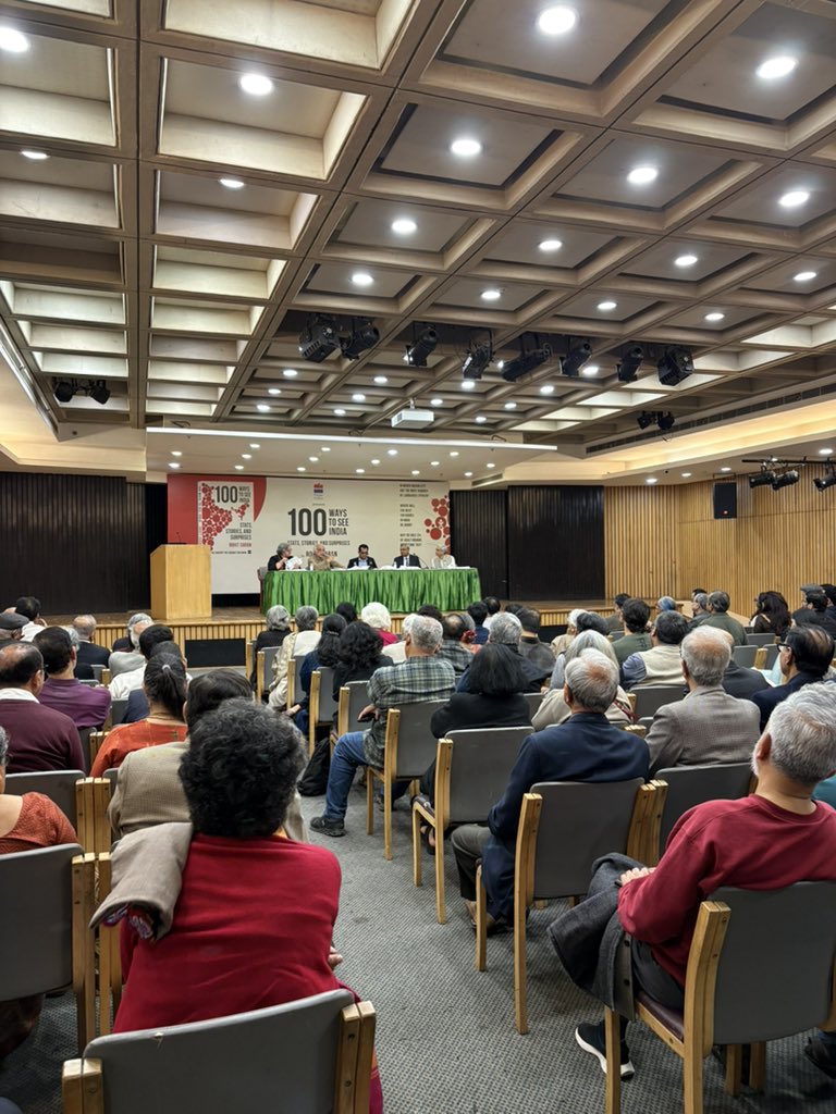 HarperCollins tweet media