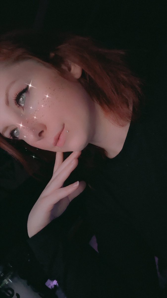 satherie's tweet photo. Running on little to no sleep but at least it's only a half day at work. Hair appt day! ✨ https://t.co/dkGzIDXthi
