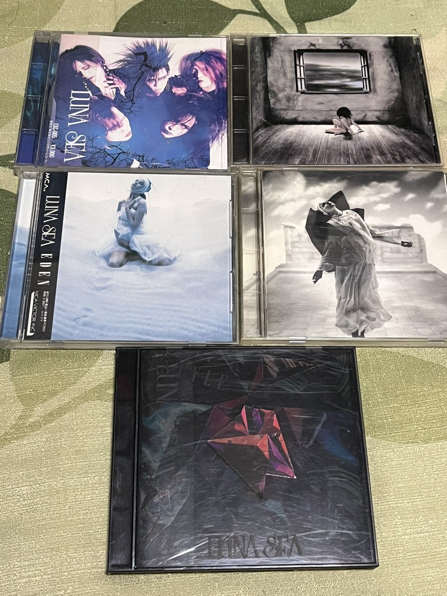 小学生の時3000円のアルバムなんて買えないからレンタルCD屋さんで1枚