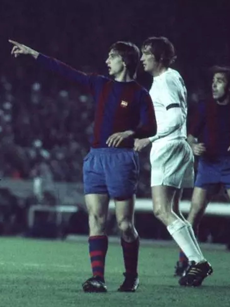 JohanCruyff's tweet photo. #OTD in 1974 Johan’s performance stunned the Santiago Bernabéu, as @FCBarcelona won 0-5, with Cruyff’s goal coming in the 39th minute.

#CruyffLegacy https://t.co/RuMNhe89xN