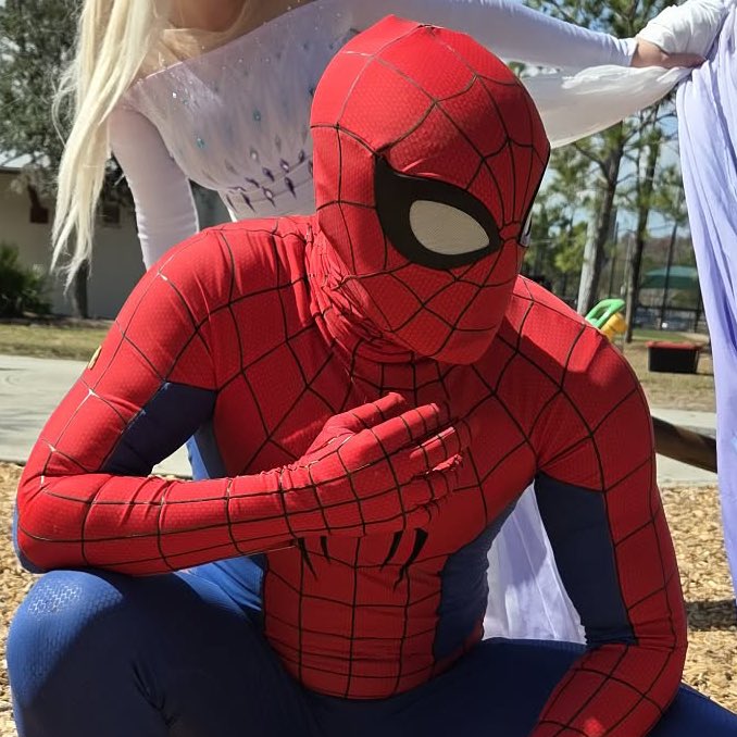 The Spectacular Spider-Man lenses with the Brand New Day suit look SO GOOD