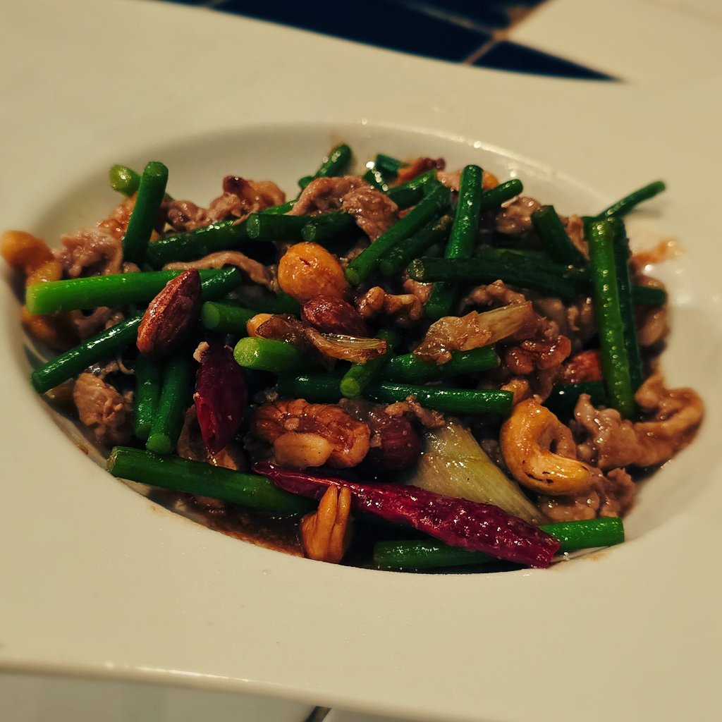 中華といえばナッツ炒め
香ばしさとコクの補強にナッツを使う発想って日本食にはないよなー