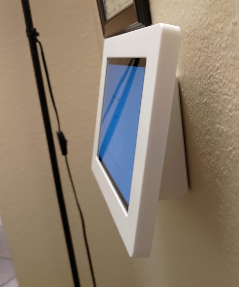 VidaBox's tweet image. Need a clean wall #TabletMount solution? This white Fixed Tilt #GalaxyTab VidaMount is perfect for Home Assistant, SmartThings, &amp;amp; more. Secured housing, flush against the wall, with effortless control.  It's a clean install, native tamper-resistance, and angled for visibility!