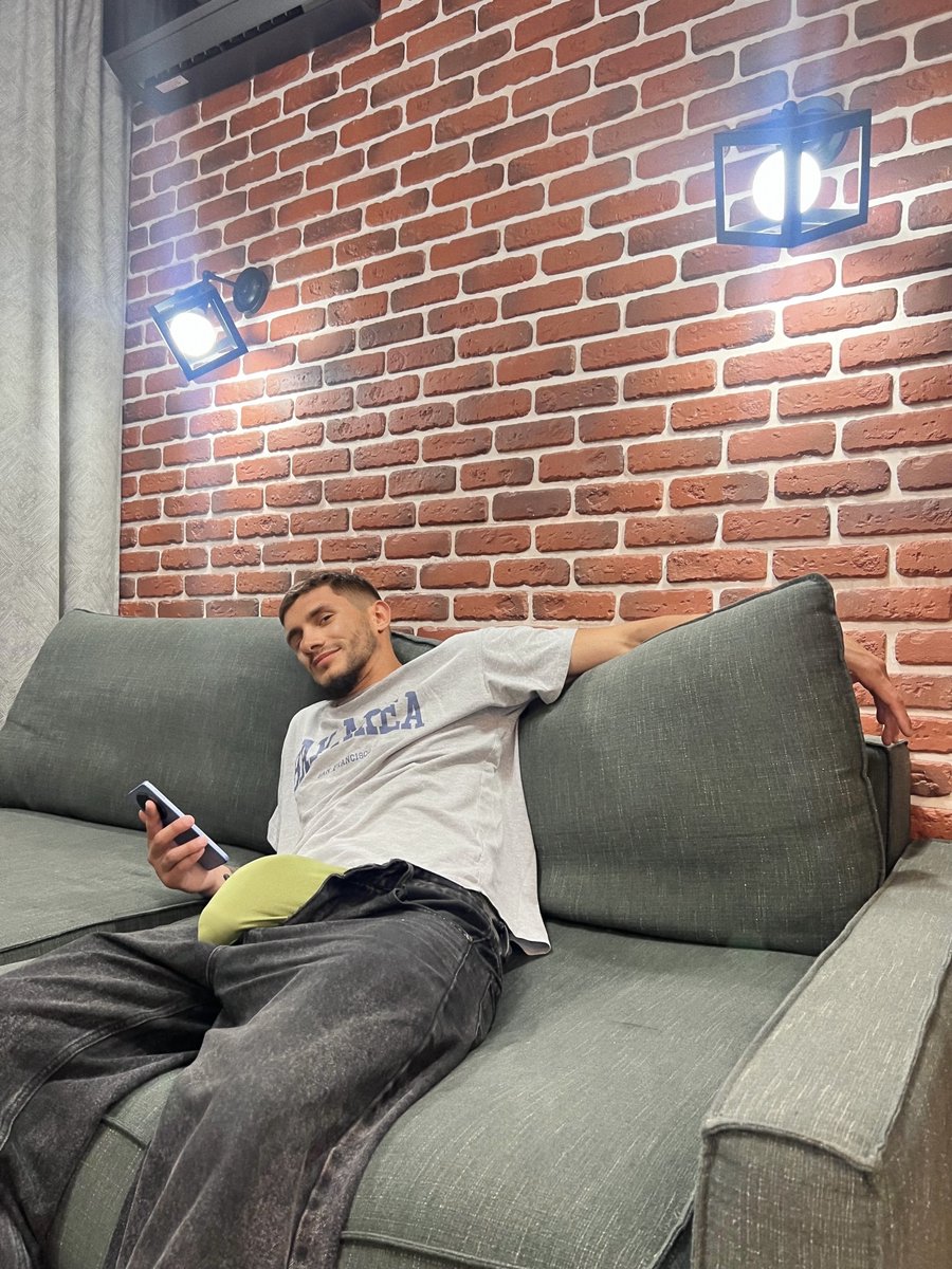 Mike Best tweet media