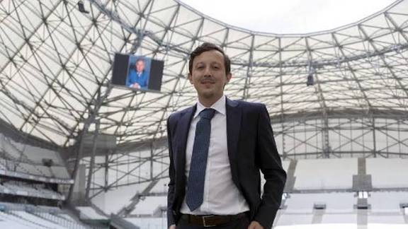 planetom13's tweet photo. Pas destiné à occuper le poste, tu l'as fait sans te démonter alors que les cyprès fumaient encore et que les finances étaient en cendres.

Tu as fait des erreurs (qui n'en fait pas) mais tu as été le 2e président compétent de l'ère récente du club après Pape.

Merci Pablo 🩵 https://t.co/FVcnywP5bt