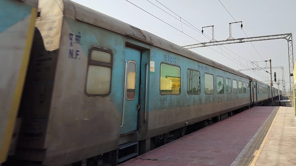 Humsafar_Sealdah tweet media