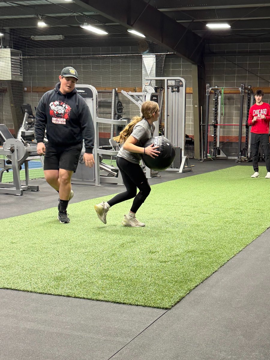 CharliGDay's tweet photo. Workouts during the week with Rose Rehab, keeping in shape on and off the field. #alwayshustleneverquit https://t.co/As1L8DhQ15