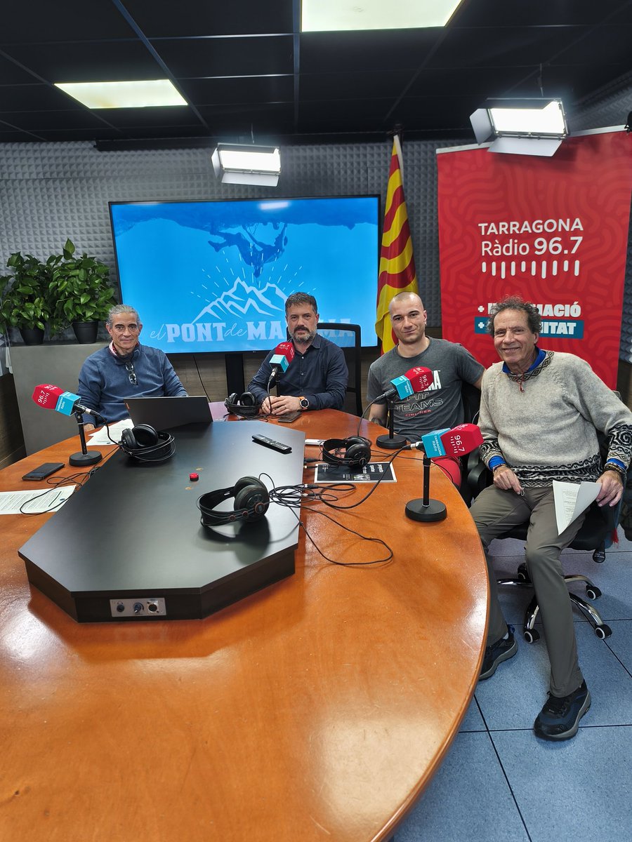 PontdeMahoma's tweet image. Moltes felicitats als companys de @tarragonaradio pels 40 anys d'història. I gràcies per haver pensat fa 12 anys que un programa d'alpinisme tenia sentit a l'antena de l'emissora pública ⛏️⛏️⛏️
#muntanya #ràdio #alpinisme #40anysTarragonaradio