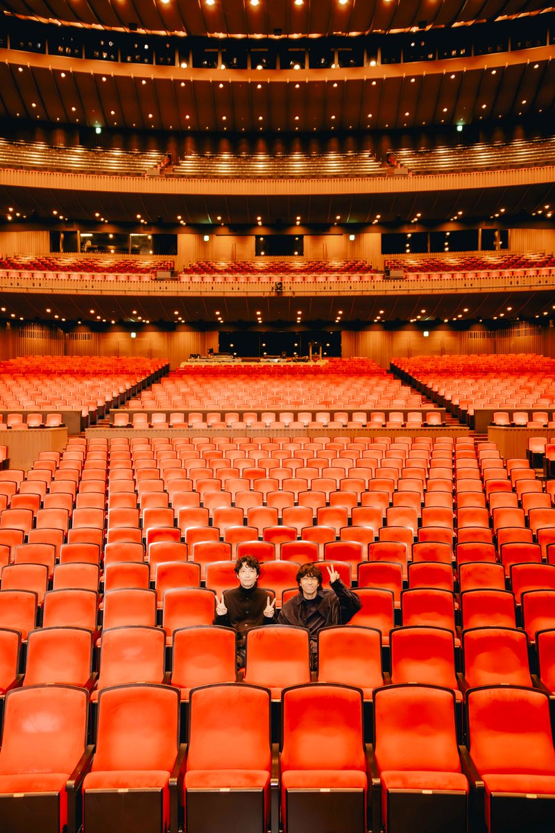 #イエマガプラス コメンタリーツアー
『#星野源と山岸聖太のにっぽん副音声紀行』大阪公演終了🐙

じつは大阪・中之島はSAKEROCK時代の星野さんを、山岸さんが初めて撮った思い出の地！星野さん曰く謎イベント、お楽しみいただけましたか？お次は広島でみなさんをお待ちしています🍁

Photo by 藤井拓