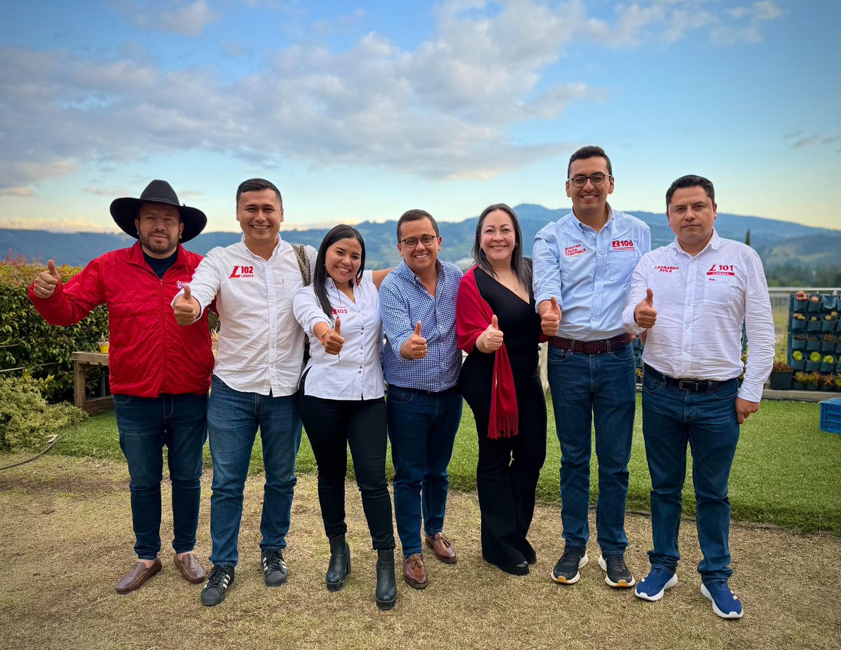 RodrigoRojas's tweet photo. Qué orgullo ver la lista del Partido Liberal trabajando unida y creciendo por todo el departamento 🚩💪🏼. Acá está la lista del partido que ha sido el único muro de contención frente a la dictadura 🌻 que continúa utilizando recursos públicos para sostener sus ambiciones políticas.  Una lista de gente berraca y preparada que no le tiembla la voz para defender a su tierra. 

L101 Leonardo Ávila 
L102 Nicolás Urbano
L103 Paola Herrera
L104 Jacqueline Caro
L105 Camilo Caicedo
L106 Héctor Chaparro

Este 8 de Marzo #BoyacáVotaLiberal