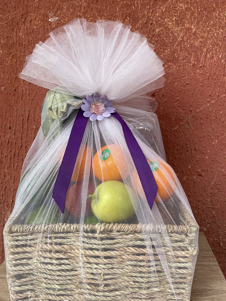 temsfruitcartz's tweet photo. Our basic 25,000 fruit basket https://t.co/wsLm6XgOky