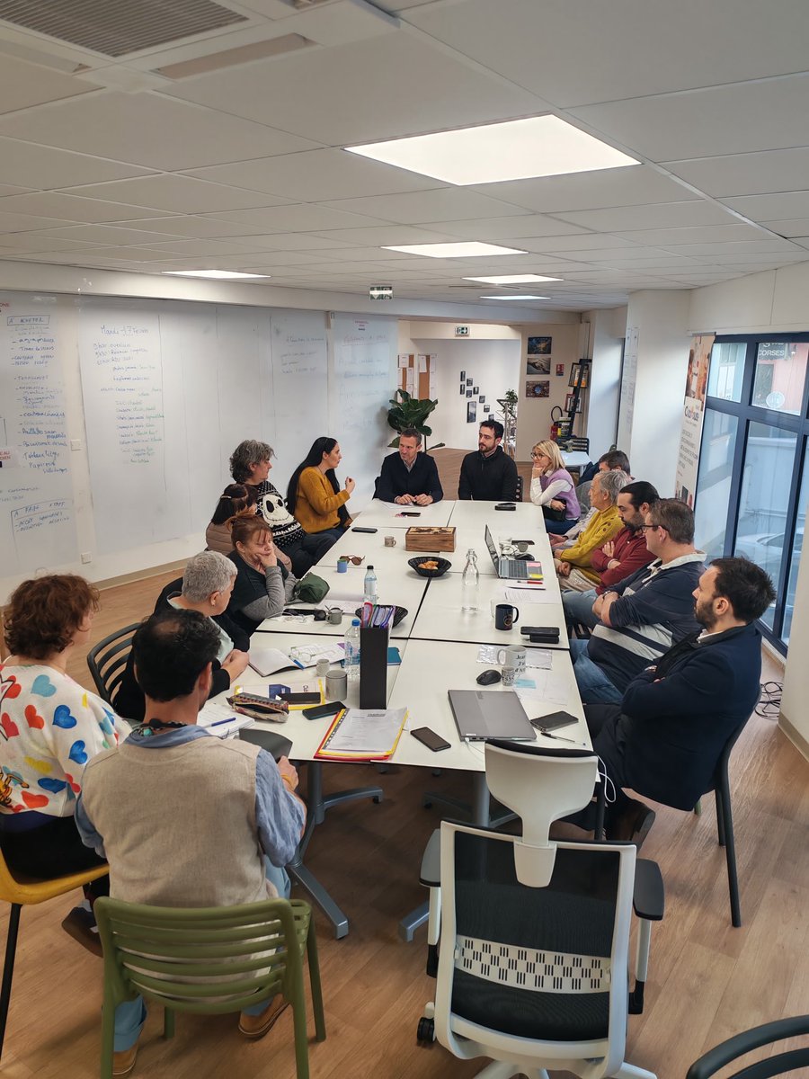 Morgantij's tweet photo. Échange très intéressant avec les membres du club house à #Bastia. 

L’Association Clubhouse accompagne la réinsertion sociale et professionnelle des personnes concernées par un trouble psychique.

Un bel exemple de retour à l’emploi et de lutte donc l’isolement. https://t.co/QlnmbH5wuW
