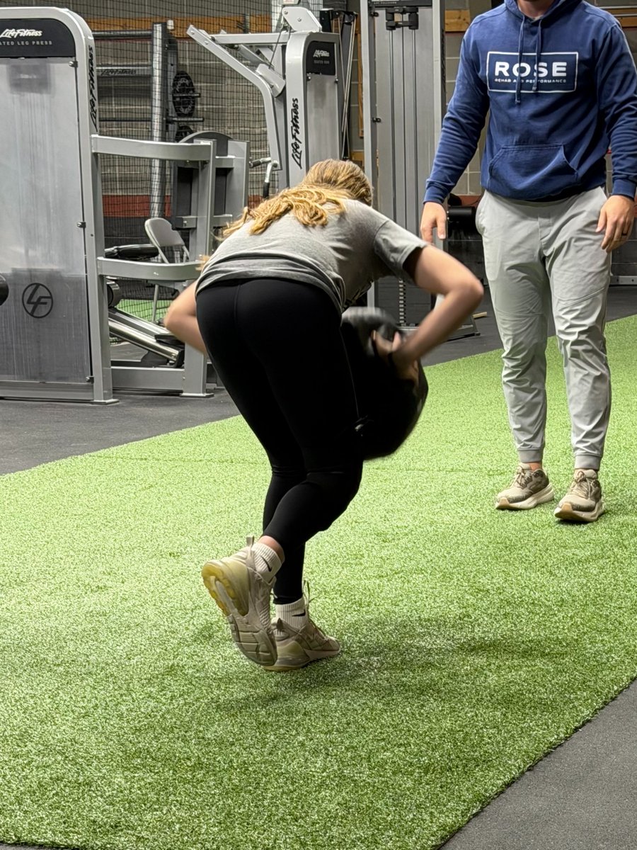 CharliGDay's tweet photo. Workouts during the week with Rose Rehab, keeping in shape on and off the field. #alwayshustleneverquit https://t.co/As1L8DhQ15