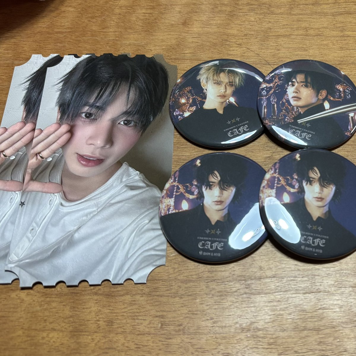 txt カフェ 購入 特典 缶バッジ 譲▷ヨンジュン🦊、ボムギュ