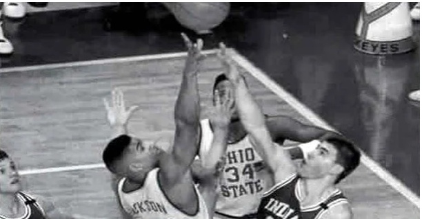 SteveHelwagen's tweet photo. It was 35 years ago today when the great @jimjackson419 and #OhioState defeated Indiana 97-95 in double OT at St. John Arena ... here was our story from the 30th anniversary 5 years ago

https://t.co/d1stEzx8QO https://t.co/sulbzQbgNX