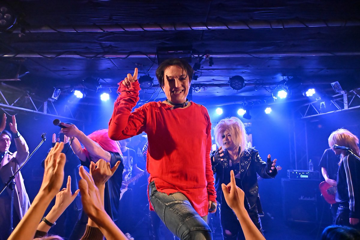 SAMMY(BILLY AND THE SLUTS)の還暦を祝うライブに、同じ90年代のヴィジュアルシーンを駆け抜けた仲間たちが大勢出演!!

myuu.jp/?p=16939