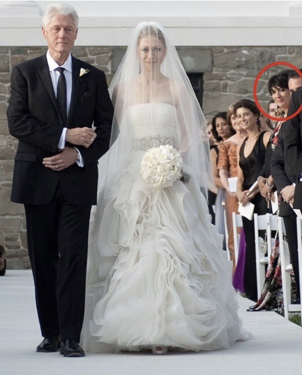 bennyjohnson's tweet image. Hillary on if she ever met Ghislaine Maxwell: “I did on a few occasions”

She helped advise on the kickoff of the Clinton Global Initiative and arranged for $1 million in funding for it.

Ghislaine was also at Hillary’s daughter’s wedding…