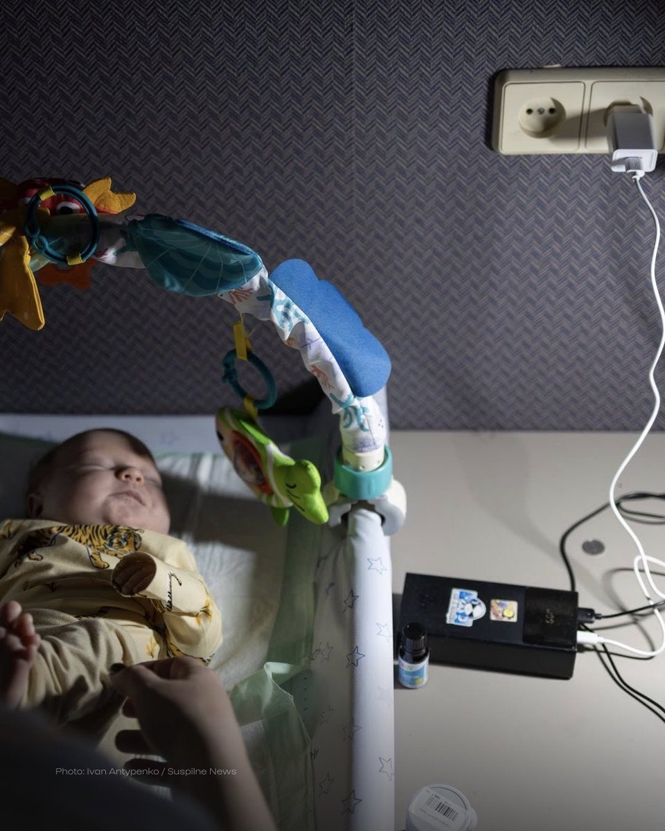 ukraine_ua's tweet image. This little baby from Kyiv was born in December 2025. The first months of her life have been extremely difficult, with brutal Russian shelling resulting in blackouts during freezing temperatures.

The girl's father defends Ukraine at the frontline, while her mother, Anna, manages